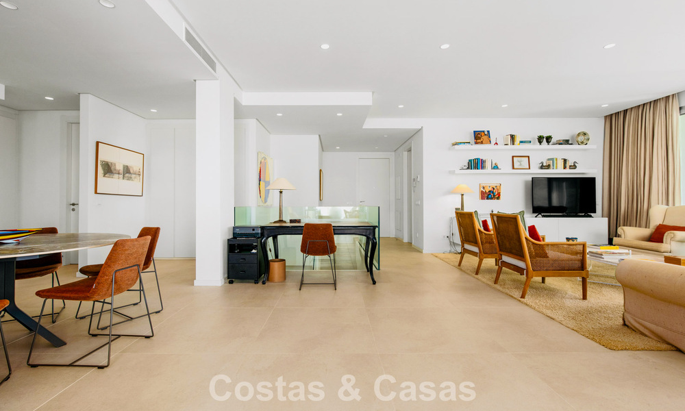 Luxe duplex appartement met grote tuin en zeezicht te koop in Marbella - Benahavis 798343