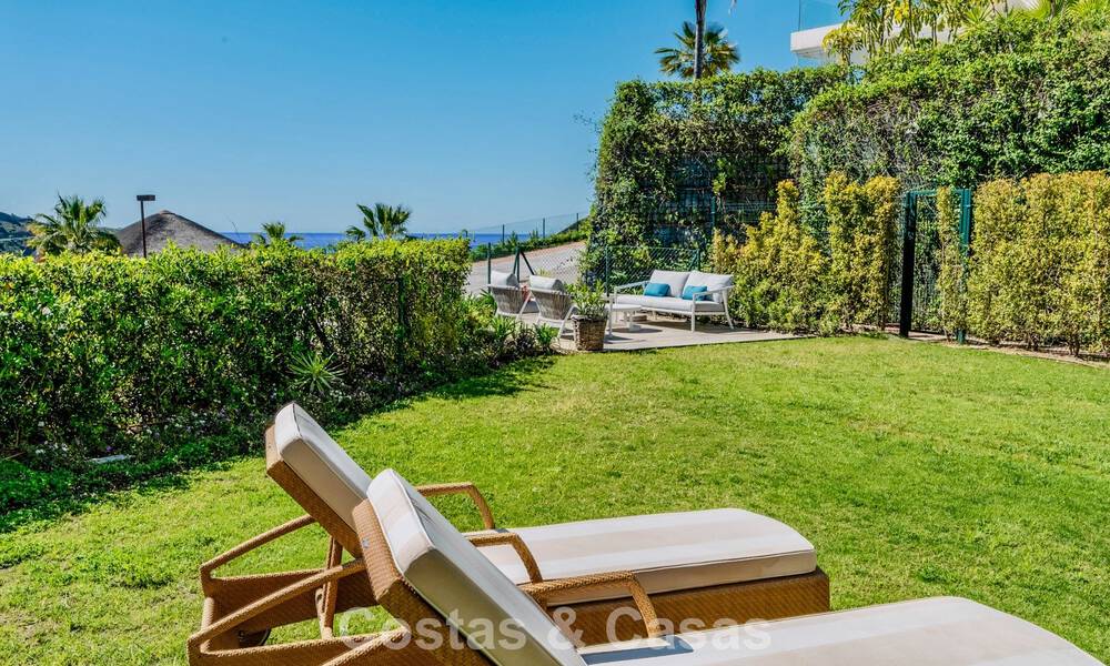 Luxe duplex appartement met grote tuin en zeezicht te koop in Marbella - Benahavis 798368