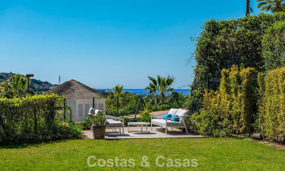 Luxe duplex appartement met grote tuin en zeezicht te koop in Marbella - Benahavis 798369