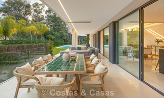 Geavanceerde designvilla te koop op een steenworp van de golfbaan, in het hart- van Nueva Andalucia, Marbella 798423 