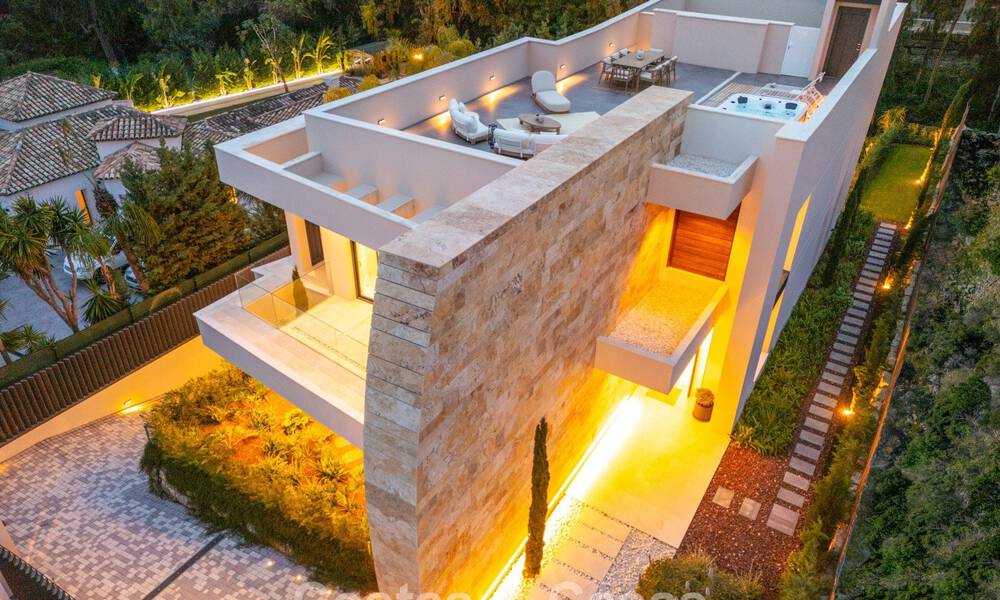 Geavanceerde designvilla te koop op een steenworp van de golfbaan, in het hart- van Nueva Andalucia, Marbella 798431
