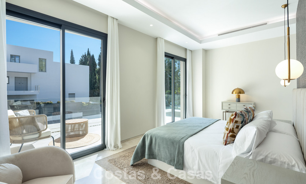 Geavanceerde designvilla te koop op een steenworp van de golfbaan, in het hart- van Nueva Andalucia, Marbella 798432
