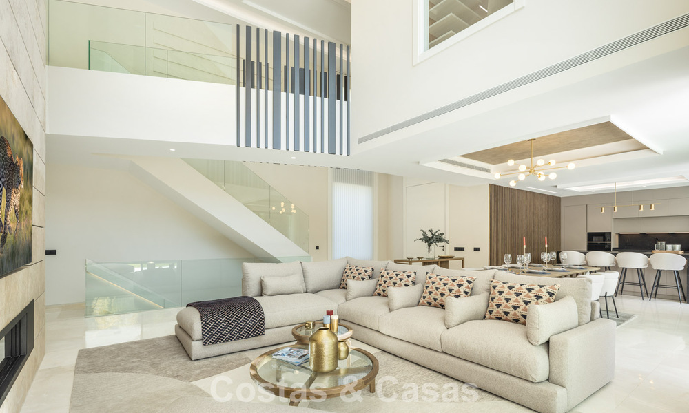 Geavanceerde designvilla te koop op een steenworp van de golfbaan, in het hart- van Nueva Andalucia, Marbella 798445