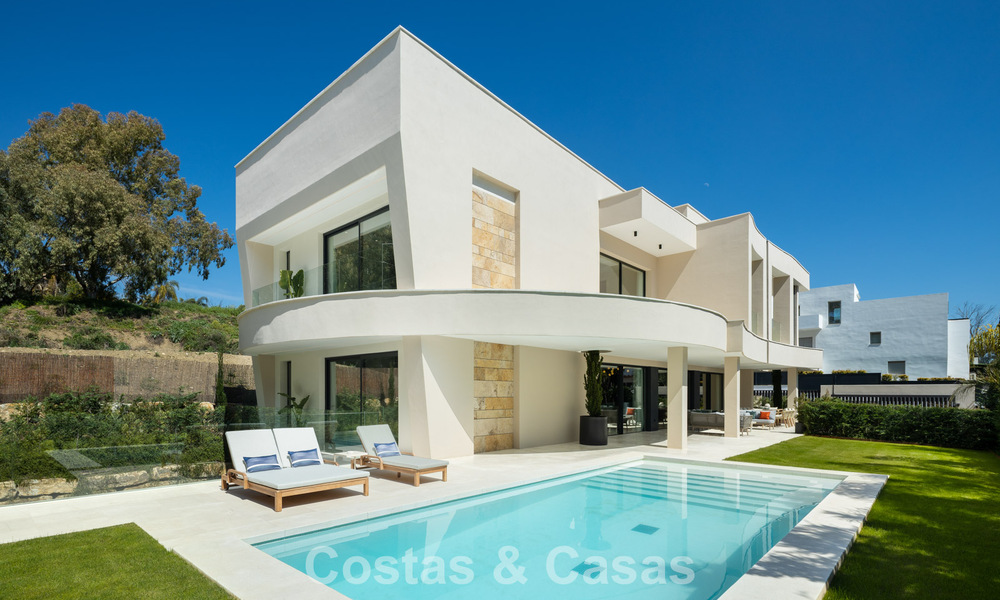 Geavanceerde designvilla te koop op een steenworp van de golfbaan, in het hart- van Nueva Andalucia, Marbella 798453