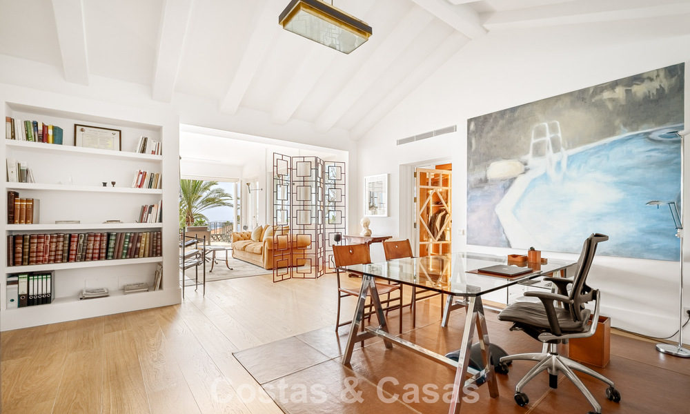 Statige luxevilla in een klassiek mediterrane bouwstijl en met prachtige siertuinen te koop in Sierra Blanca, Marbella 798473