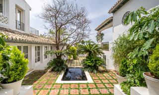 Statige luxevilla in een klassiek mediterrane bouwstijl en met prachtige siertuinen te koop in Sierra Blanca, Marbella 798481 