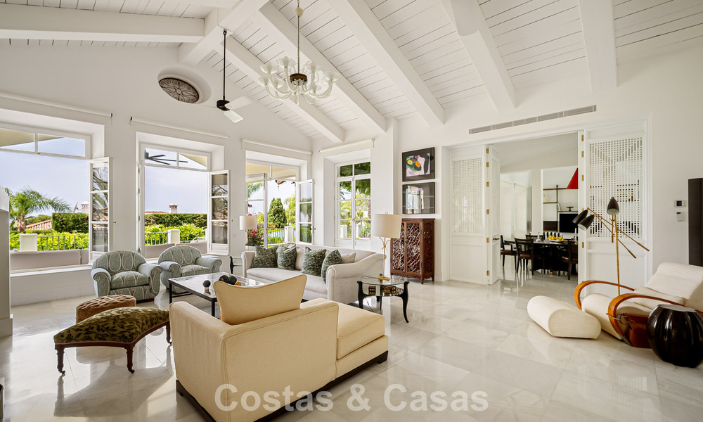 Statige luxevilla in een klassiek mediterrane bouwstijl en met prachtige siertuinen te koop in Sierra Blanca, Marbella 798484
