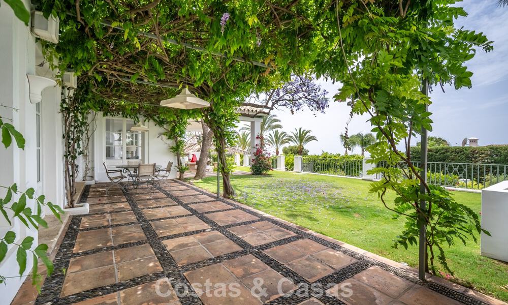 Statige luxevilla in een klassiek mediterrane bouwstijl en met prachtige siertuinen te koop in Sierra Blanca, Marbella 798496