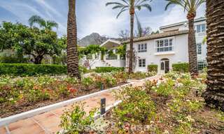 Statige luxevilla in een klassiek mediterrane bouwstijl en met prachtige siertuinen te koop in Sierra Blanca, Marbella 798506 