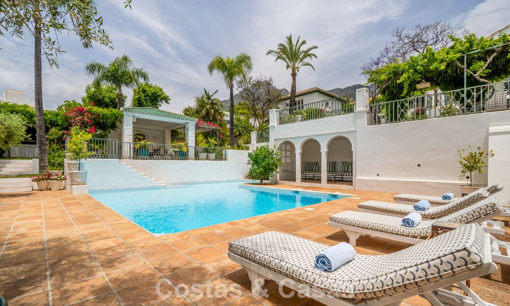 Statige luxevilla in een klassiek mediterrane bouwstijl en met prachtige siertuinen te koop in Sierra Blanca, Marbella 798507