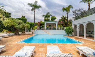 Statige luxevilla in een klassiek mediterrane bouwstijl en met prachtige siertuinen te koop in Sierra Blanca, Marbella 798508 