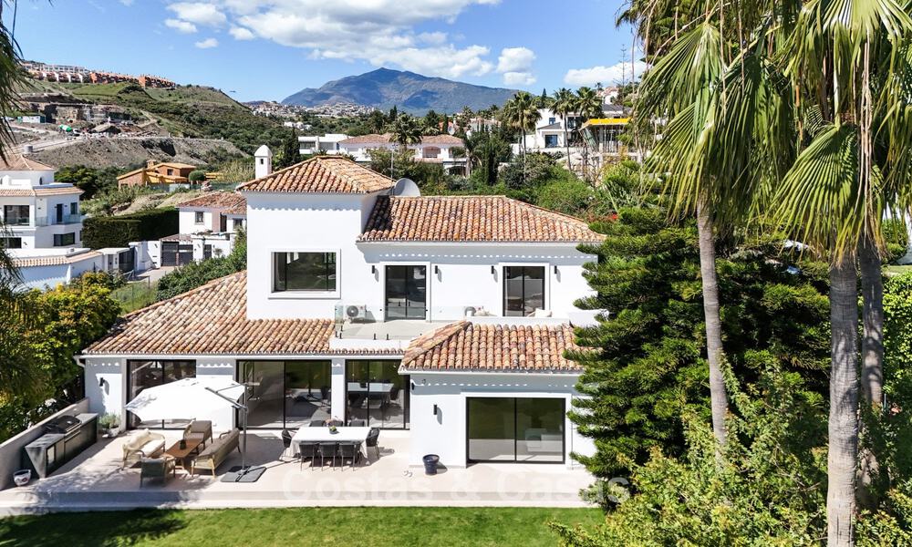 Prachtig gerenoveerde, modern-mediterrane villa met zeezicht te koop in Benahavis - Marbella 798545