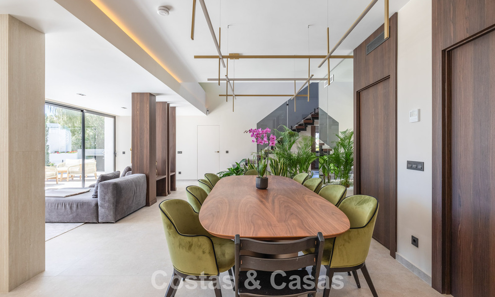 Prachtig gerenoveerde, modern-mediterrane villa met zeezicht te koop in Benahavis - Marbella 798550