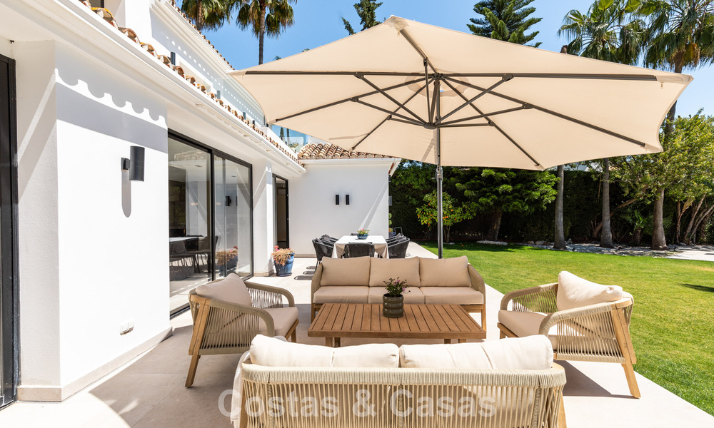Prachtig gerenoveerde, modern-mediterrane villa met zeezicht te koop in Benahavis - Marbella 798563