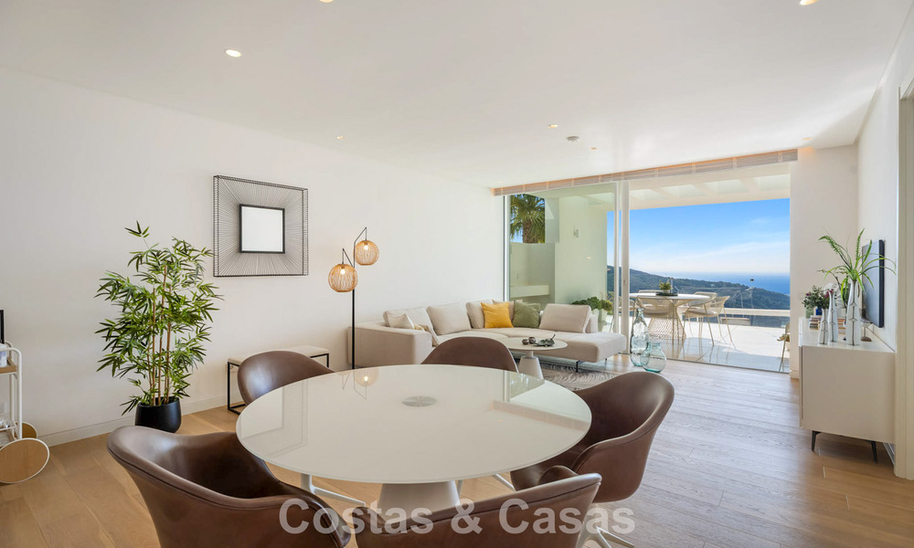 Modernistisch luxe appartement te koop met zeezicht in een boutique complex in de heuvels nabij Marbella stad 798588