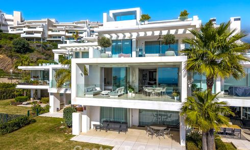 Modernistisch luxe appartement te koop met zeezicht in een boutique complex in de heuvels nabij Marbella stad 798596
