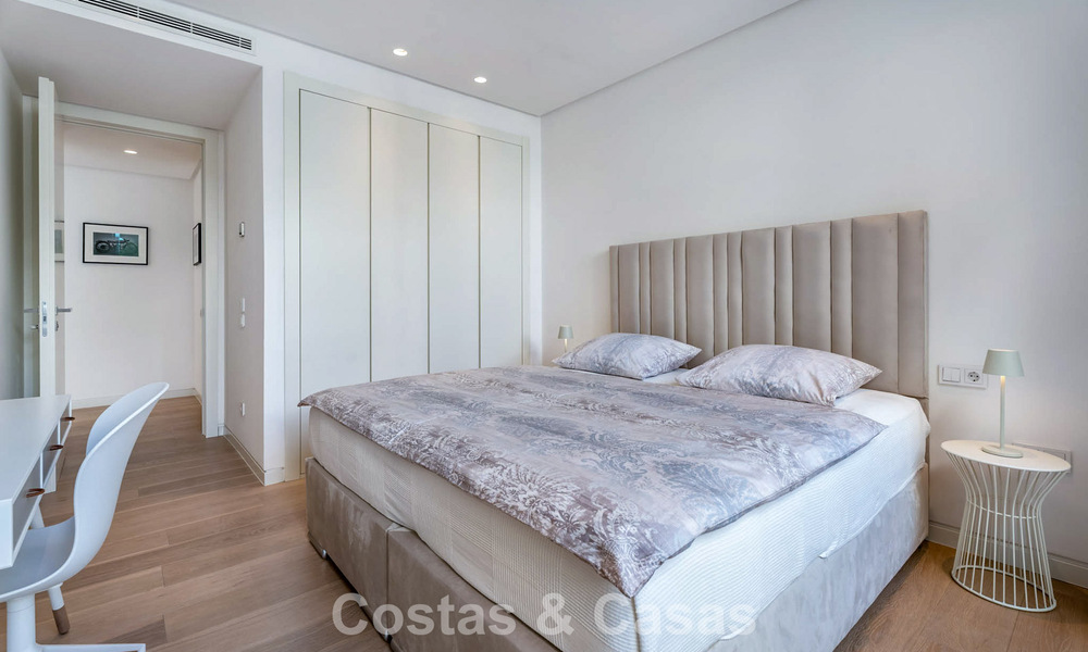 Modernistisch luxe appartement te koop met zeezicht in een boutique complex in de heuvels nabij Marbella stad 798599