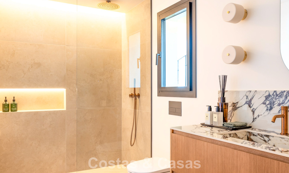 Luxe design townhouse met panoramisch zeezicht te koop in La Quinta, Marbella - Benahavis 798615