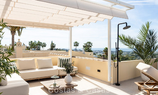 Luxe design townhouse met panoramisch zeezicht te koop in La Quinta, Marbella - Benahavis 798641 