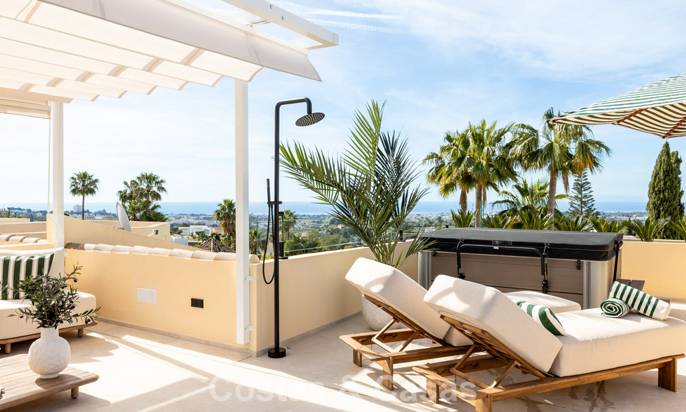 Luxe design townhouse met panoramisch zeezicht te koop in La Quinta, Marbella - Benahavis 798642