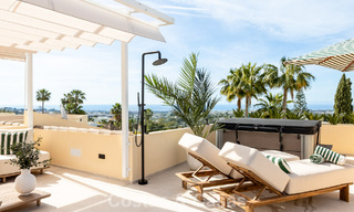 Luxe design townhouse met panoramisch zeezicht te koop in La Quinta, Marbella - Benahavis 798642 