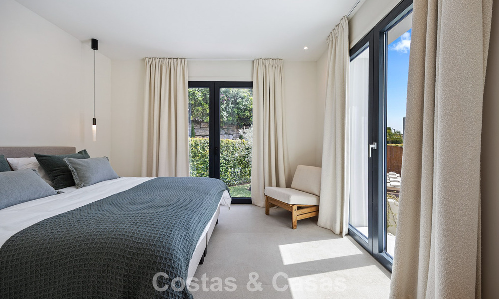Instapklare, eigentijds-mediterrane nieuwe luxevilla te koop in een golfwijk van Marbella - Benahavis 798703