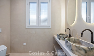Instapklare, eigentijds-mediterrane nieuwe luxevilla te koop in een golfwijk van Marbella - Benahavis 798704 