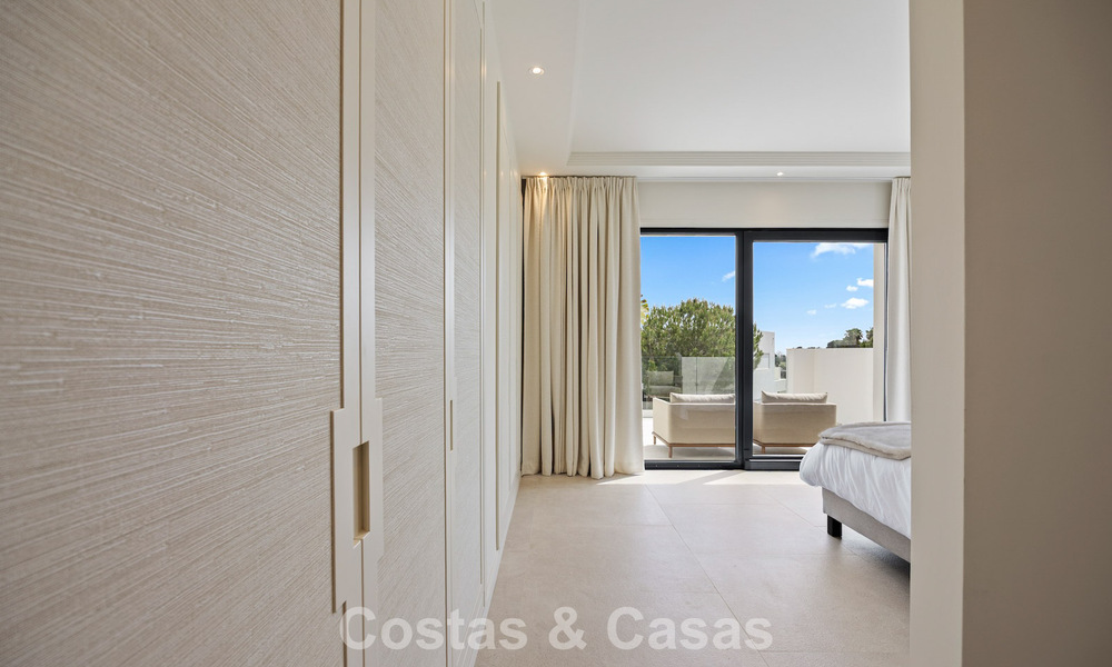 Instapklare, eigentijds-mediterrane nieuwe luxevilla te koop in een golfwijk van Marbella - Benahavis 798726