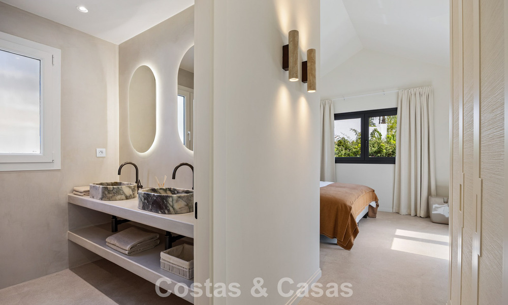 Instapklare, eigentijds-mediterrane nieuwe luxevilla te koop in een golfwijk van Marbella - Benahavis 798730