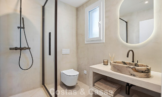 Instapklare, eigentijds-mediterrane nieuwe luxevilla te koop in een golfwijk van Marbella - Benahavis 798731 