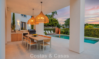 Instapklare, eigentijds-mediterrane nieuwe luxevilla te koop in een golfwijk van Marbella - Benahavis 798738 