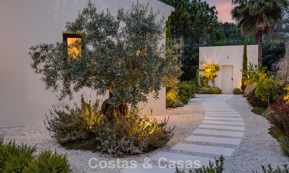 Instapklare, eigentijds-mediterrane nieuwe luxevilla te koop in een golfwijk van Marbella - Benahavis 798739