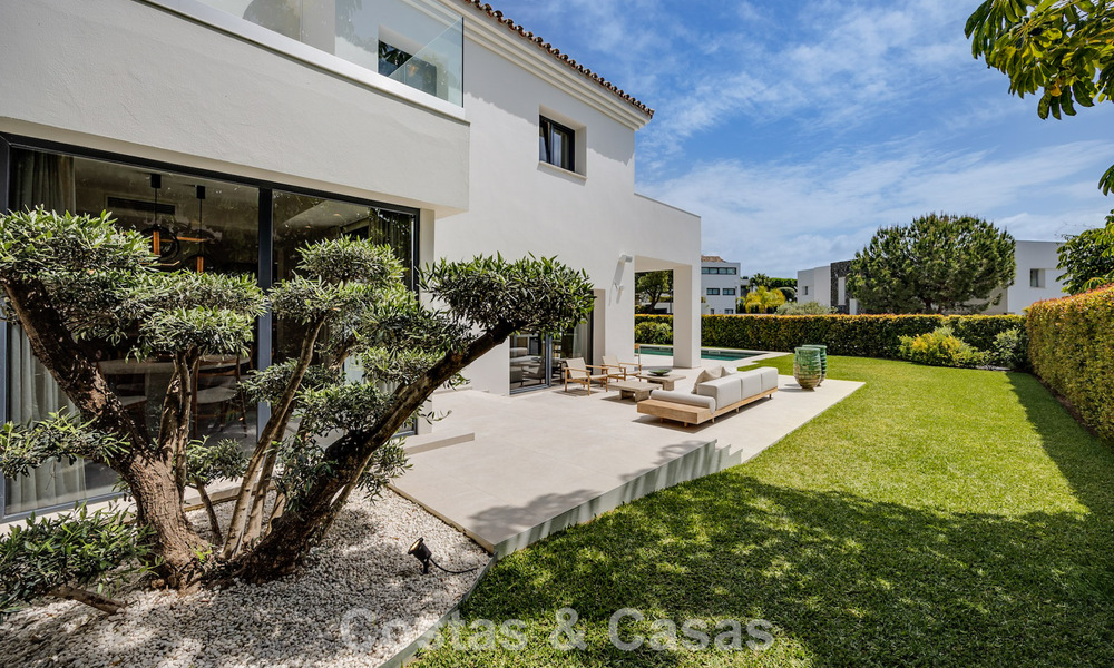 Instapklare, eigentijds-mediterrane nieuwe luxevilla te koop in een golfwijk van Marbella - Benahavis 798747