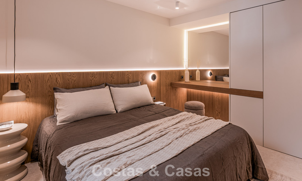 Stijlvol gemoderniseerd appartement te koop, eerstelijns Aloha Golf in Nueva Andalucia, Marbella 798762