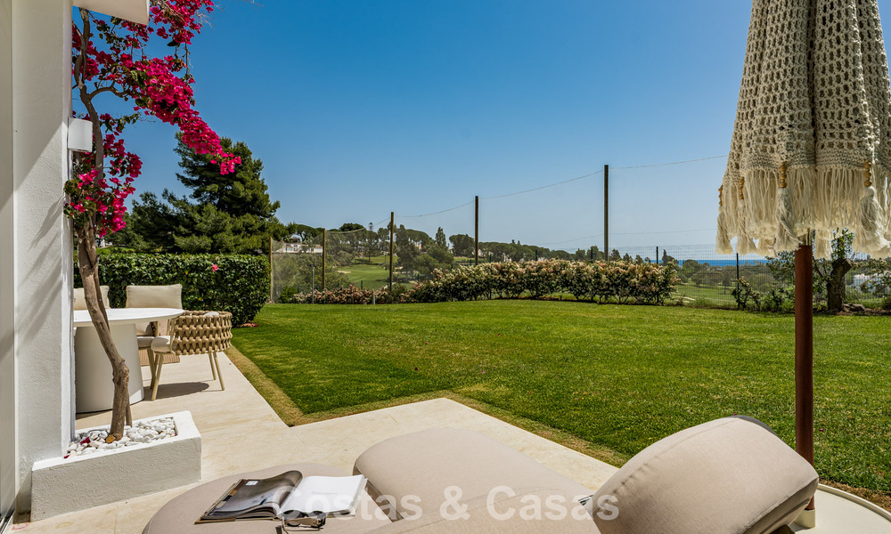 Stijlvol gemoderniseerd appartement te koop, eerstelijns Aloha Golf in Nueva Andalucia, Marbella 798773