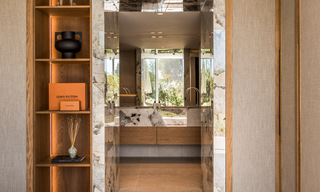 Stijlvol gemoderniseerd appartement te koop, eerstelijns Aloha Golf in Nueva Andalucia, Marbella 798797 