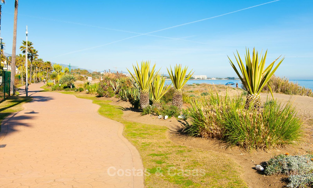 Modern tuinappartement te koop op loopafstand v/h strand o/d New Golden Mile tussen Marbella en Estepona 798910