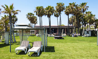 Modern tuinappartement te koop op loopafstand v/h strand o/d New Golden Mile tussen Marbella en Estepona 798912 