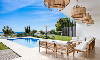 Modern-hedendaagse villa met panoramisch zeezicht te koop in een begeerde golfwijk in Marbella - Benahavis 798839 