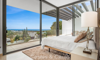 Modern-hedendaagse villa met panoramisch zeezicht te koop in een begeerde golfwijk in Marbella - Benahavis 798848 