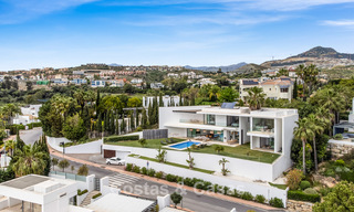 Modern-hedendaagse villa met panoramisch zeezicht te koop in een begeerde golfwijk in Marbella - Benahavis 798884 