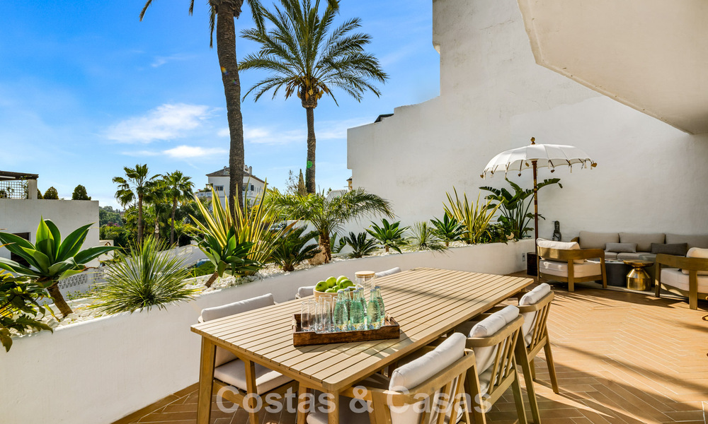 Instapklaar en eigentijds volledig gerenoveerd appartement te koop in Nueva Andalucia, Marbella 798891