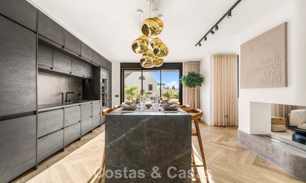 Instapklaar en eigentijds volledig gerenoveerd appartement te koop in Nueva Andalucia, Marbella 798907