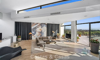 Geavanceerde luxevilla met panoramisch zeezicht te koop in de heuvels van Marbella - Benahavis 798957 