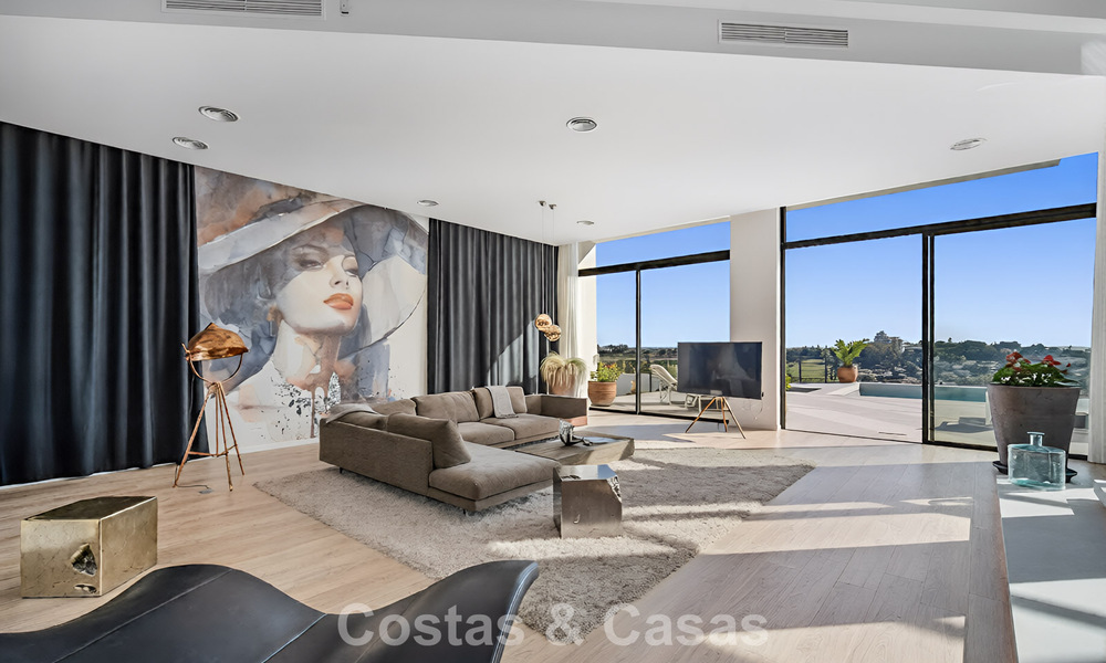 Geavanceerde luxevilla met panoramisch zeezicht te koop in de heuvels van Marbella - Benahavis 798958