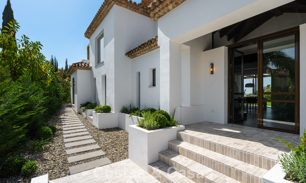 Royale villa in een eigentijdse, Mediterrane bouwstijl te koop in een afgeschermde urbanisatie in Marbella - Benahavis 799066