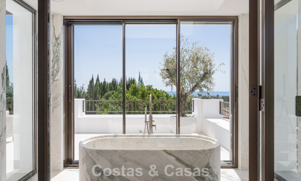 Royale villa in een eigentijdse, Mediterrane bouwstijl te koop in een afgeschermde urbanisatie in Marbella - Benahavis 799073