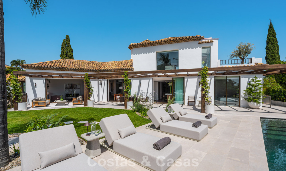 Royale villa in een eigentijdse, Mediterrane bouwstijl te koop in een afgeschermde urbanisatie in Marbella - Benahavis 799082