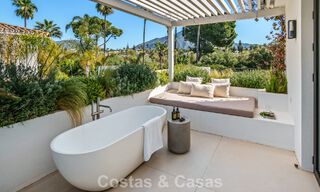 Instapklare, hedendaagse Mediterrane villa te koop grenzend aan de golfbaan van Las Brisas in Nueva Andalucia, Marbella 799112 