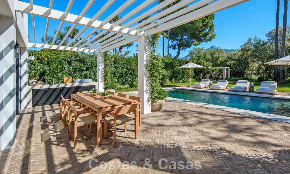 Instapklare, hedendaagse Mediterrane villa te koop grenzend aan de golfbaan van Las Brisas in Nueva Andalucia, Marbella 799119